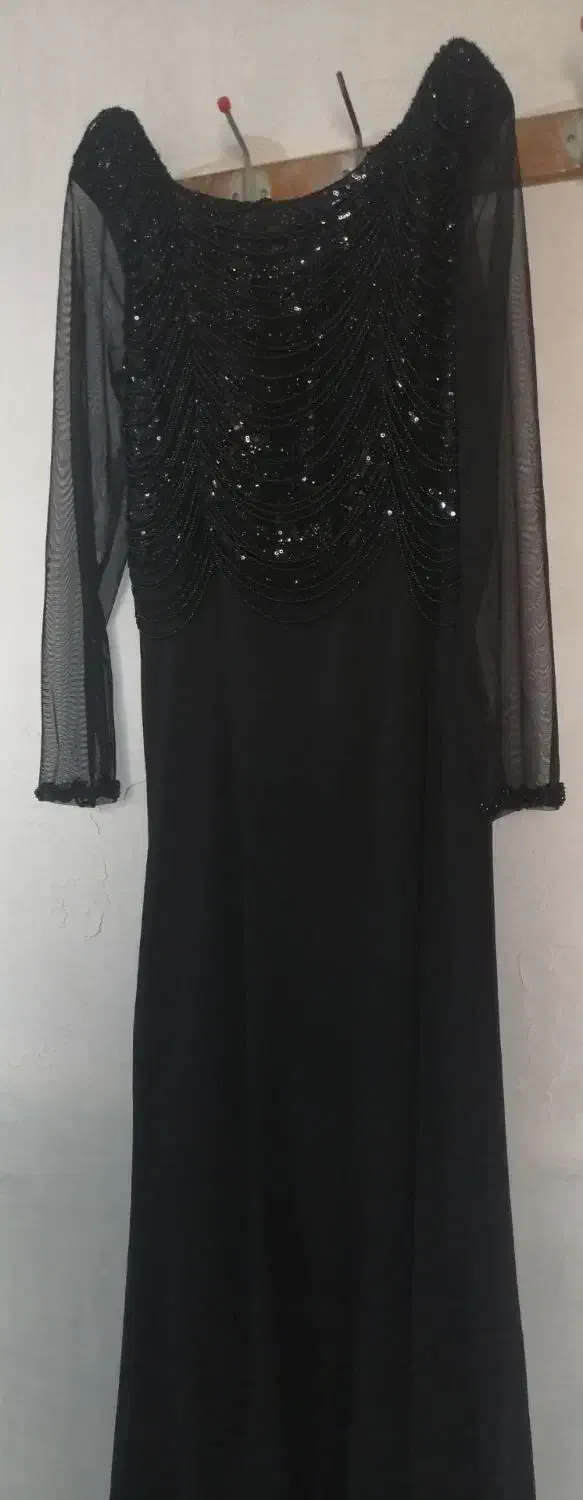 لباس مجلسی|لباس|کبودرآهنگ, |دیوار