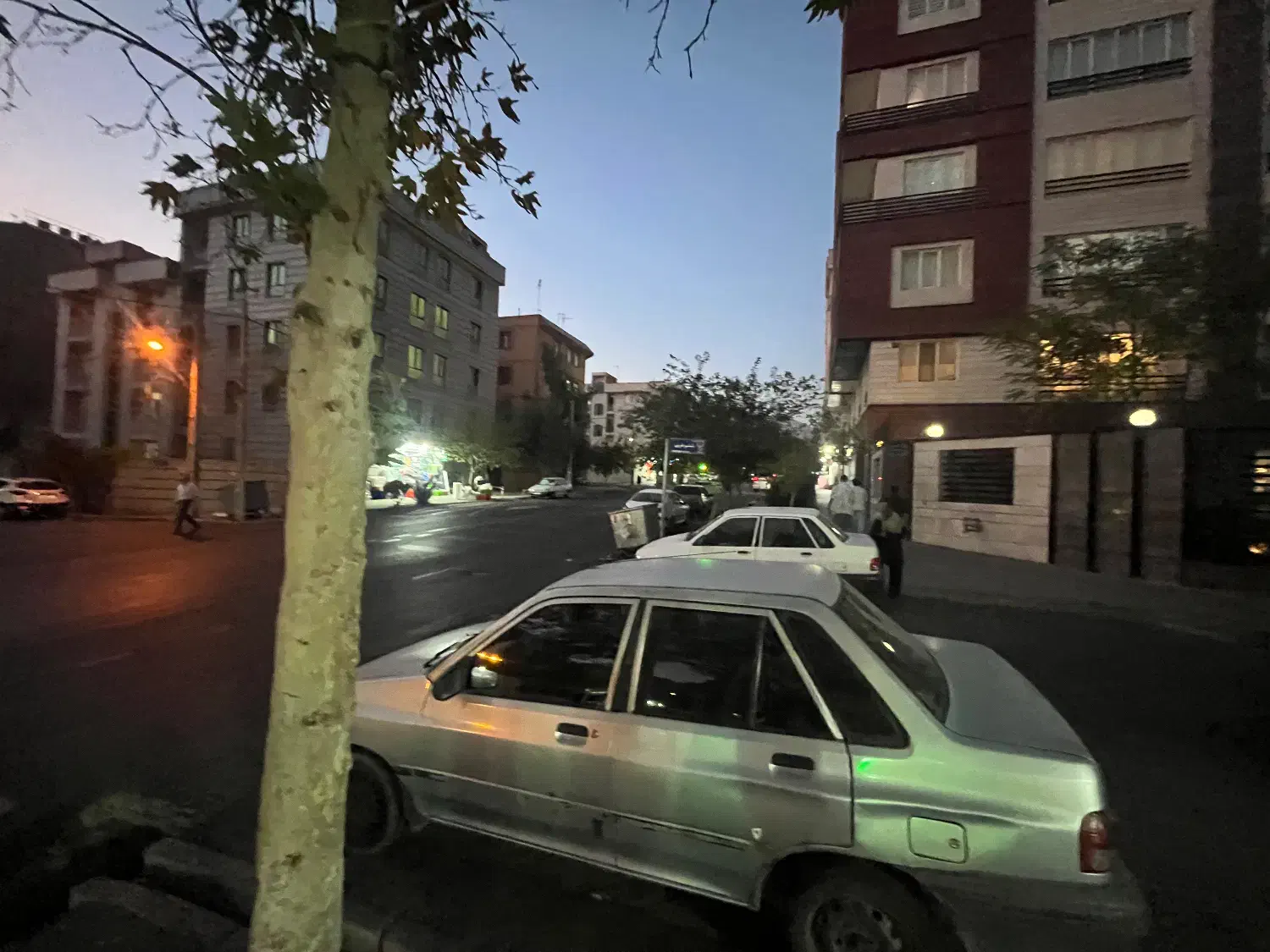 مغازه 60 متر تجاری فردوس غرب نبش پروانه فول|اجارهٔ مغازه و غرفه|تهران, شهرک پرواز|دیوار