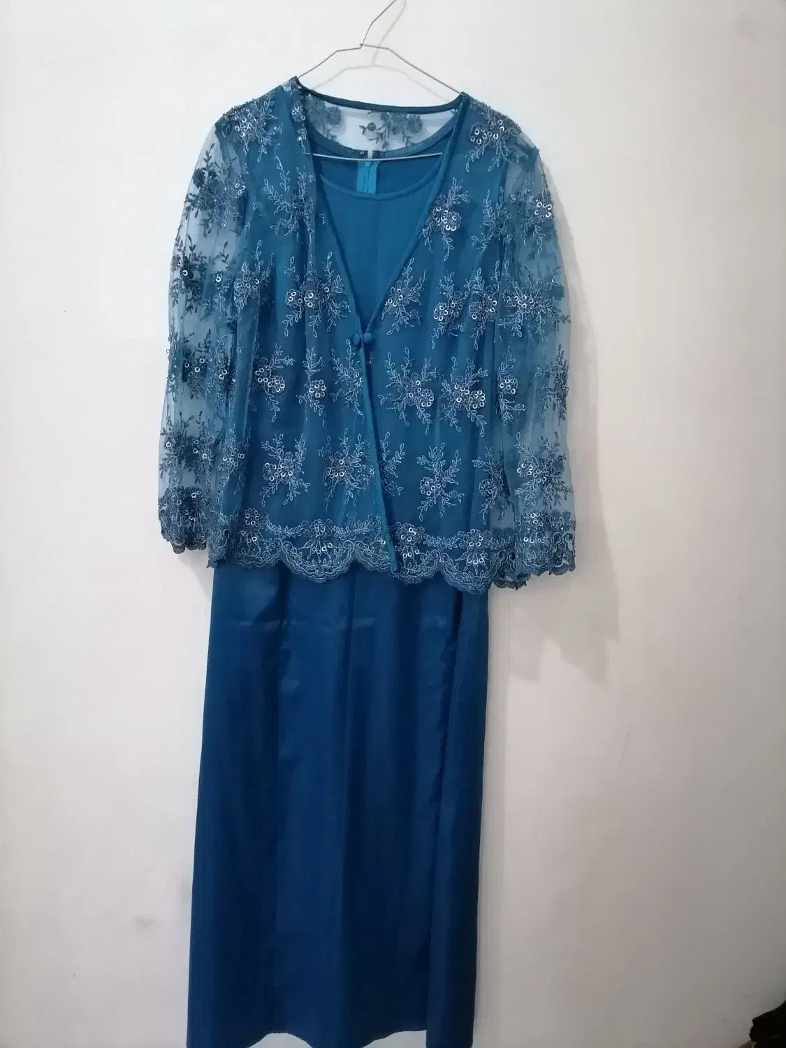 لباس مجلسی محلی|لباس|بروجرد, |دیوار