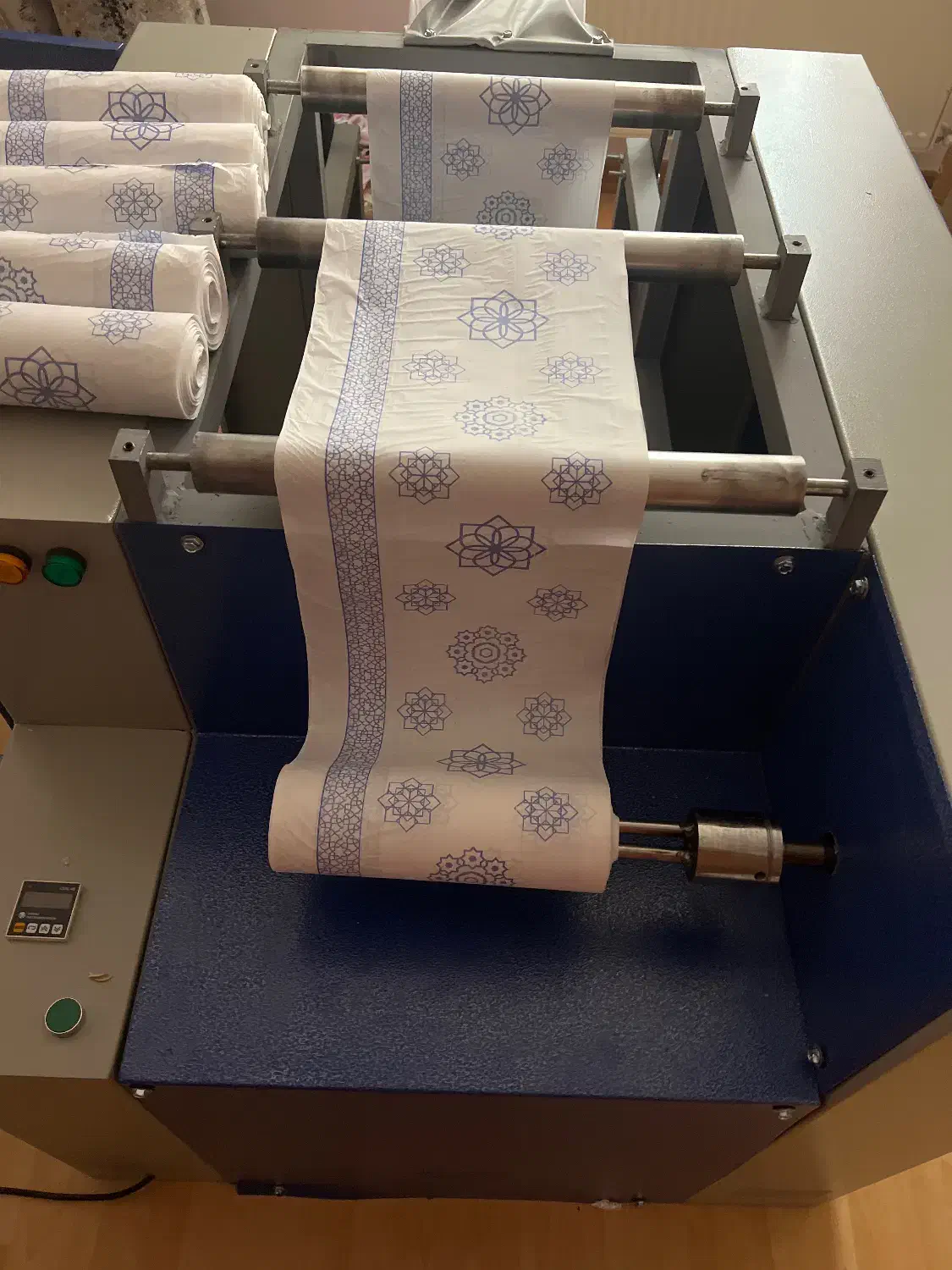 دستگاه رول کن سفره یکبار مصرف سه کاره|ماشین‌آلات صنعتی|ابهر, |دیوار