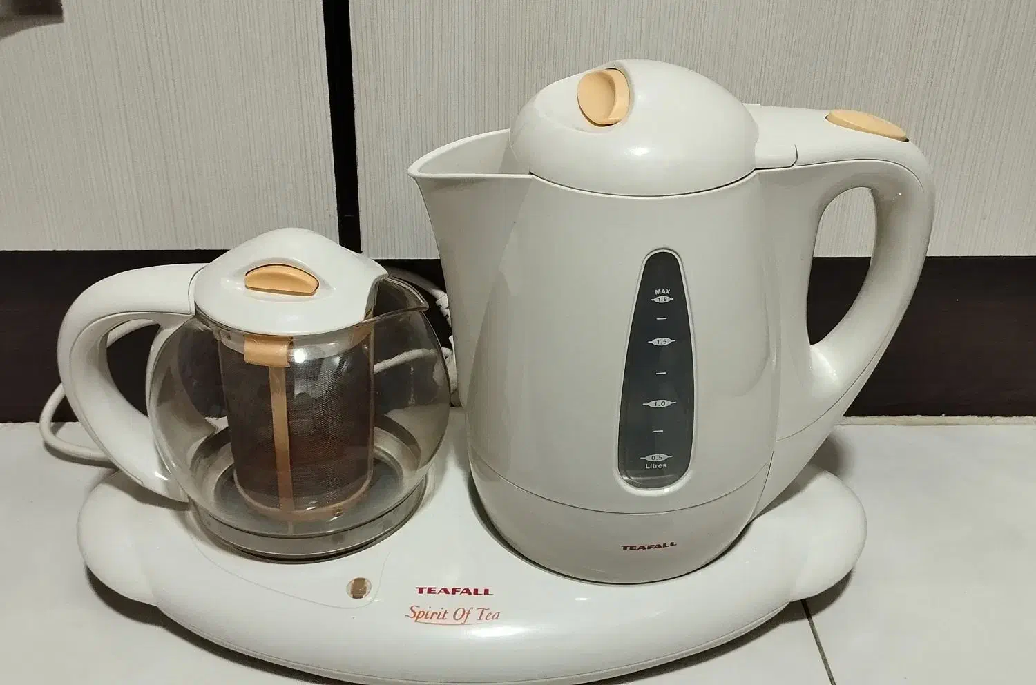 چایی ساز کاملا نو و سالم|سماور، چایساز، قهوهساز|اهواز, بهزاد شهر|دیوار