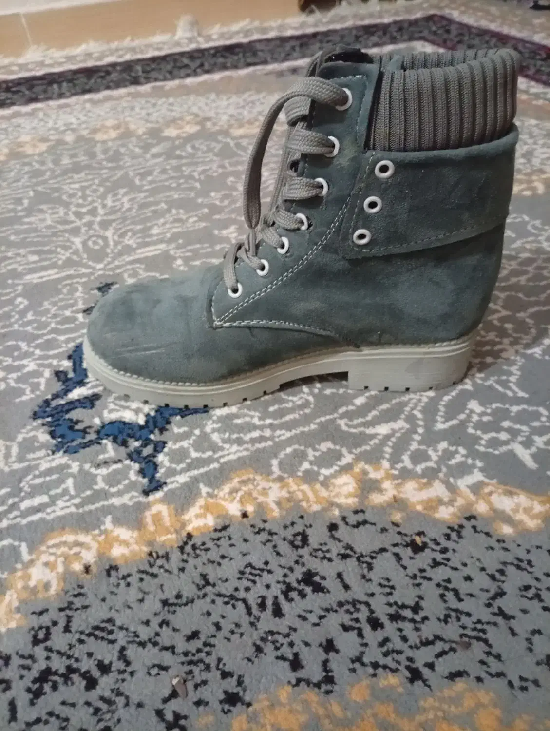 کفش|کیف، کفش، کمربند|سمنان, |دیوار