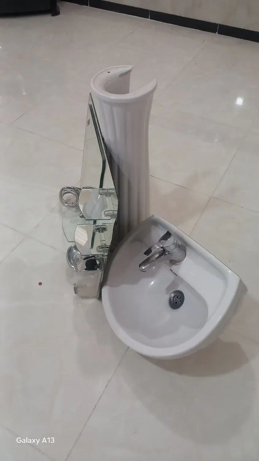 روشویی با آینه|لوازم سرویس بهداشتی|قروه, |دیوار