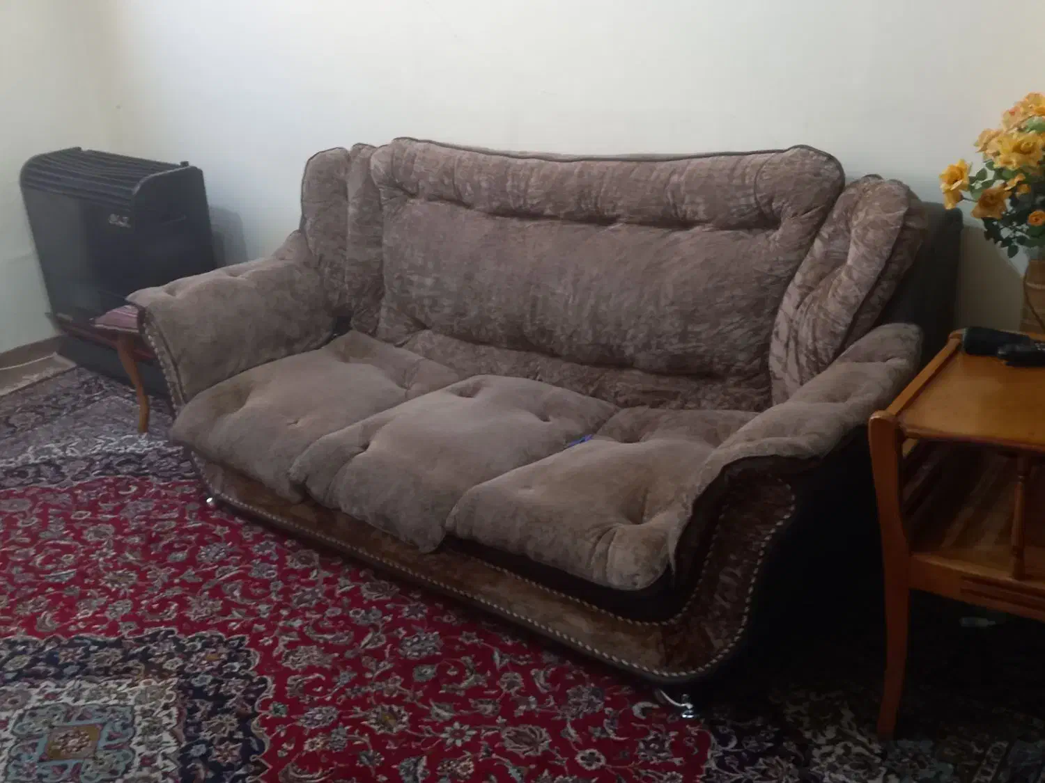 مبل هفت نفره|مبلمان خانگی و میز عسلی|اصفهان, شاه پسند|دیوار