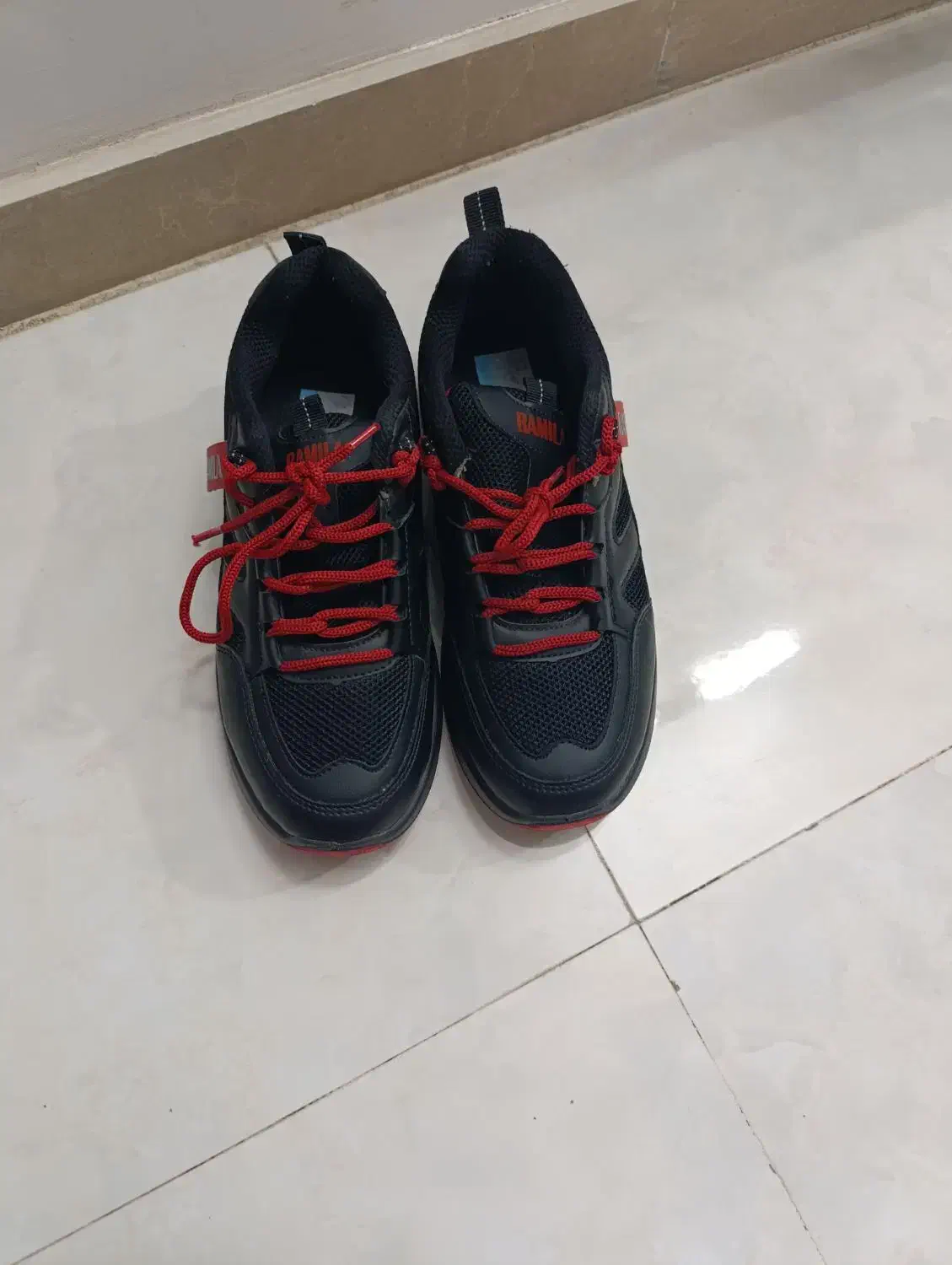 کفش اسپرت|کیف، کفش، کمربند|خمینیشهر, |دیوار