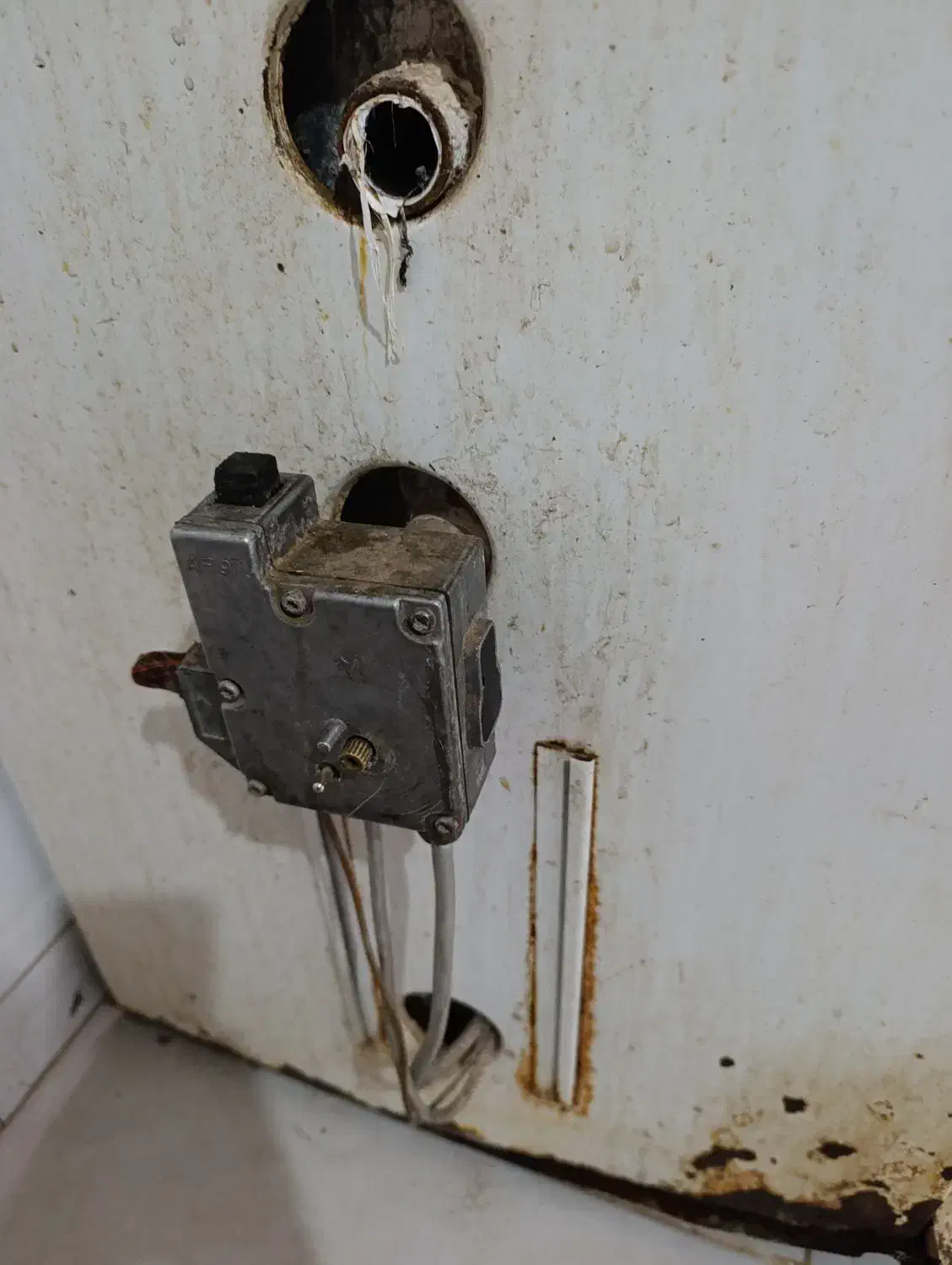 آبگرم کن مخزنی بزرگ|آبگرمکن، پکیج، شوفاژ|تربت جام, شاهد|دیوار