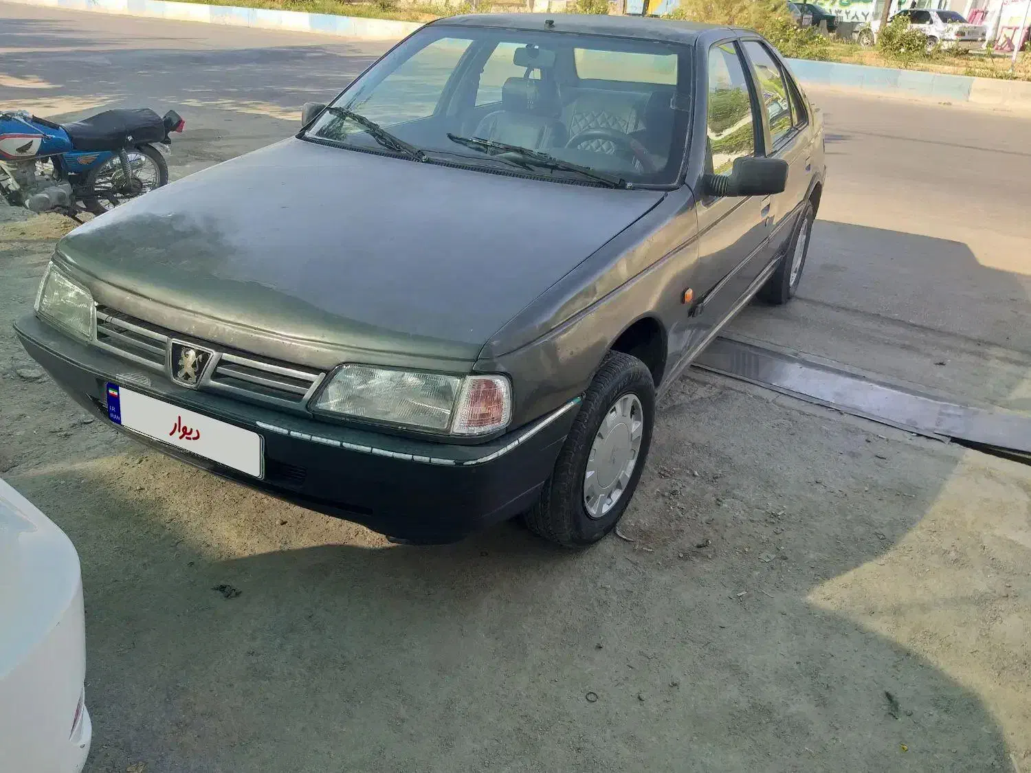 روآ مدل 86 نوک مدادی تازه تعمیر|خودرو سواری و وانت|بروجن, |دیوار