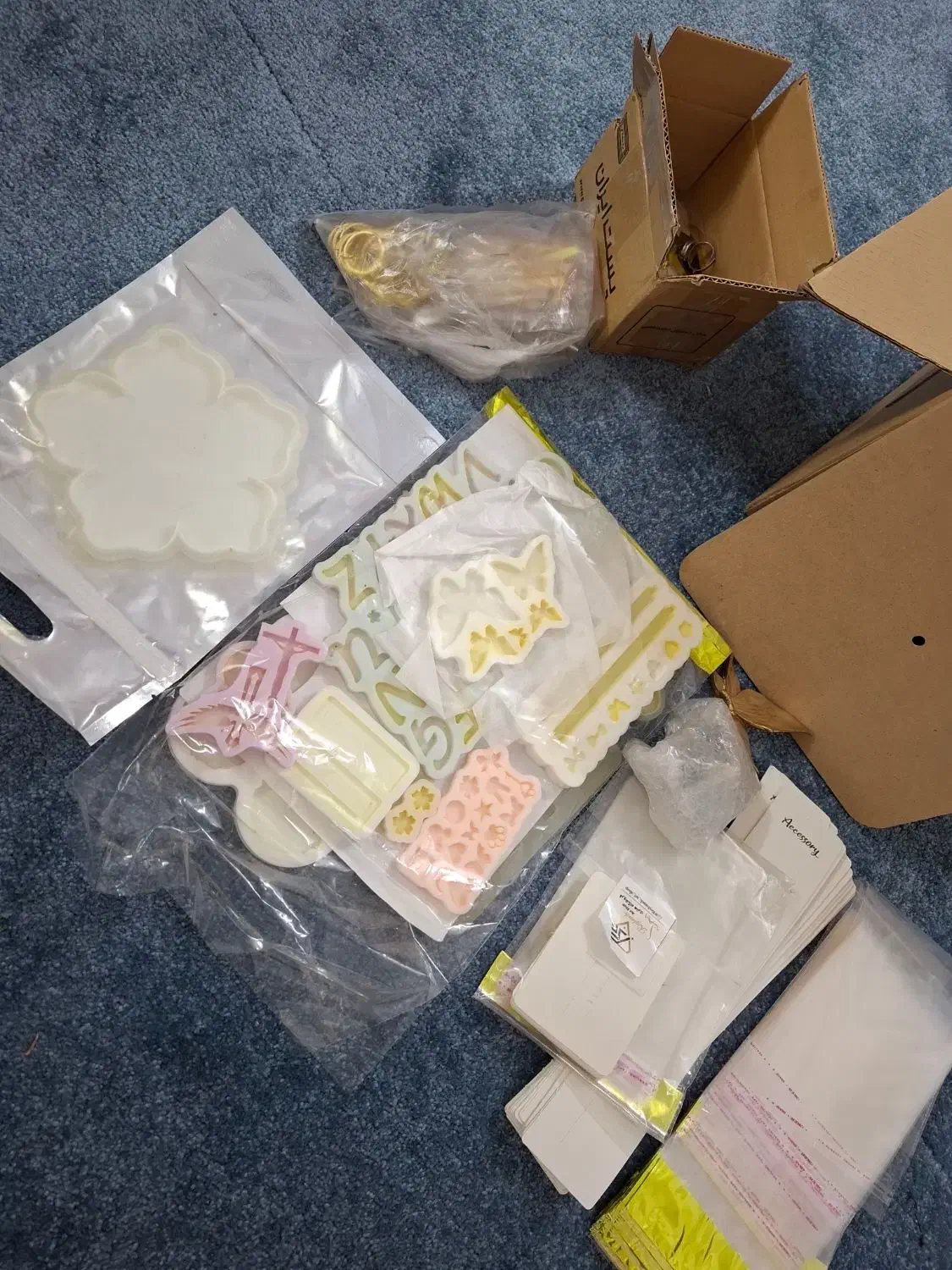 وسایل کار با رزین|صنایع دستی و سایر لوازم تزئینی|کاشان, پاقپان|دیوار