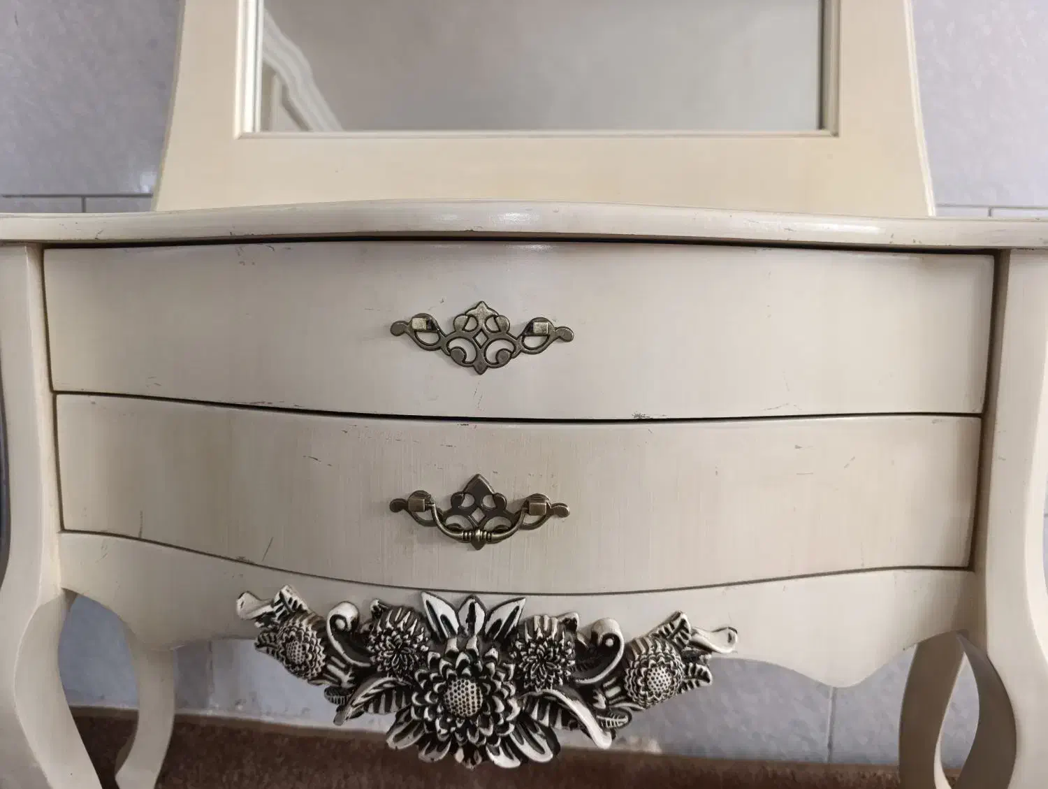 آینه|آینه|مشهد, کارگران|دیوار