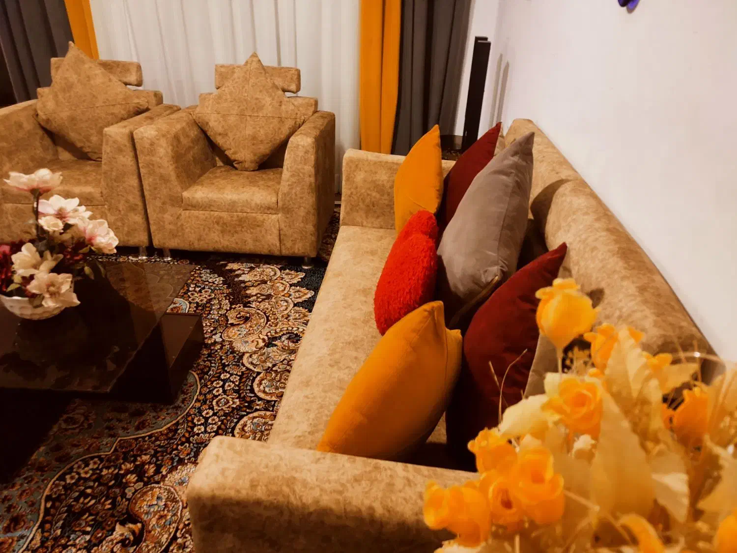 مبل7نفره شیک،مناسب جهیزیه(درحدنو) باعسلی|مبلمان خانگی و میز عسلی|خرم‌آباد, |دیوار