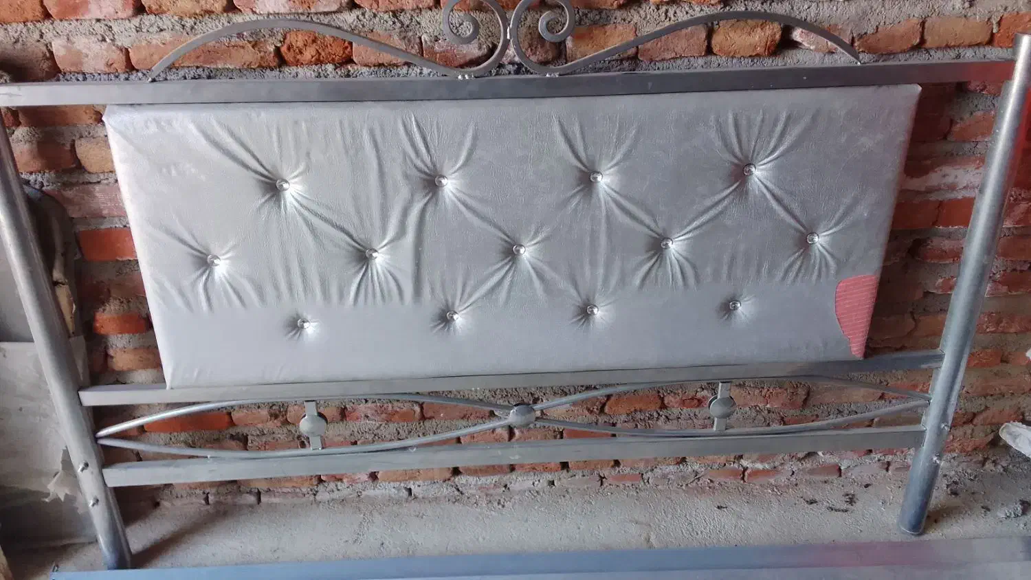 تختخواب دونفره فلزی|تخت و سرویس خواب|خسروشاه, |دیوار