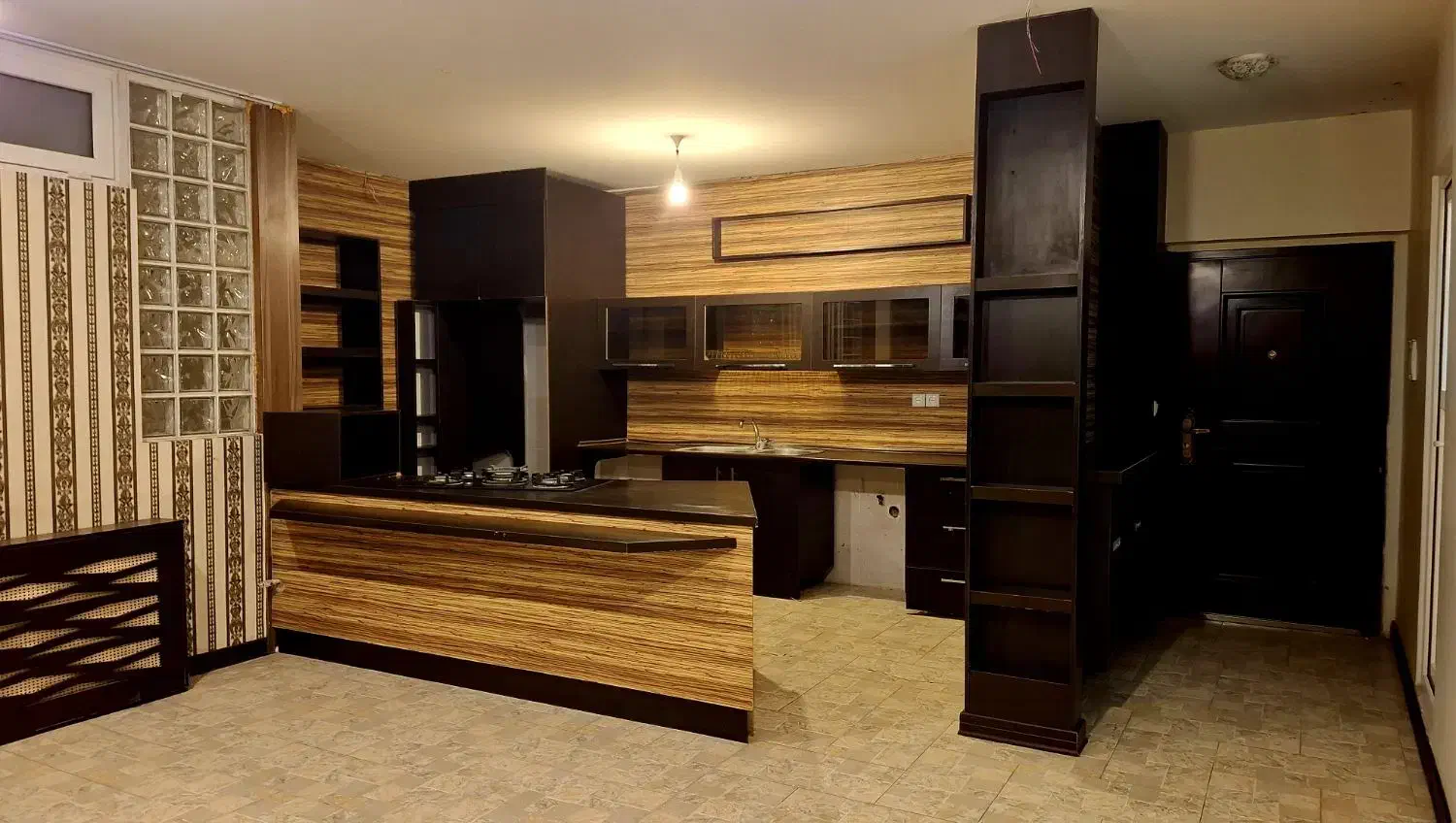 آپارتمان ۱۰۰ متری ۲ خواب بر بلوار رضوان|اجارهٔ آپارتمان|کرمان, |دیوار