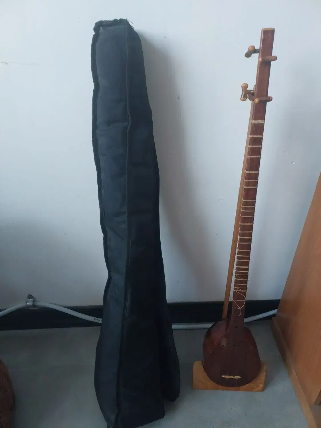 سه تار|سازهای سنتی|آمل, |دیوار