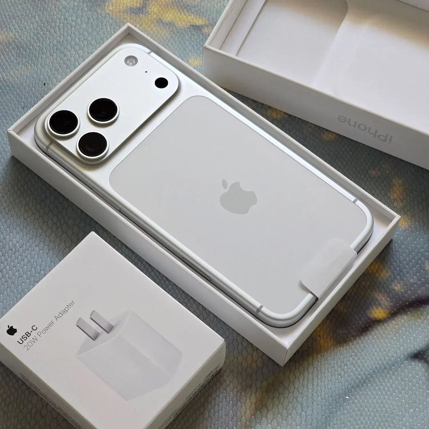 iphone 17 promax رجیستر شده|موبایل|اصفهان, ملک‌شهر|دیوار