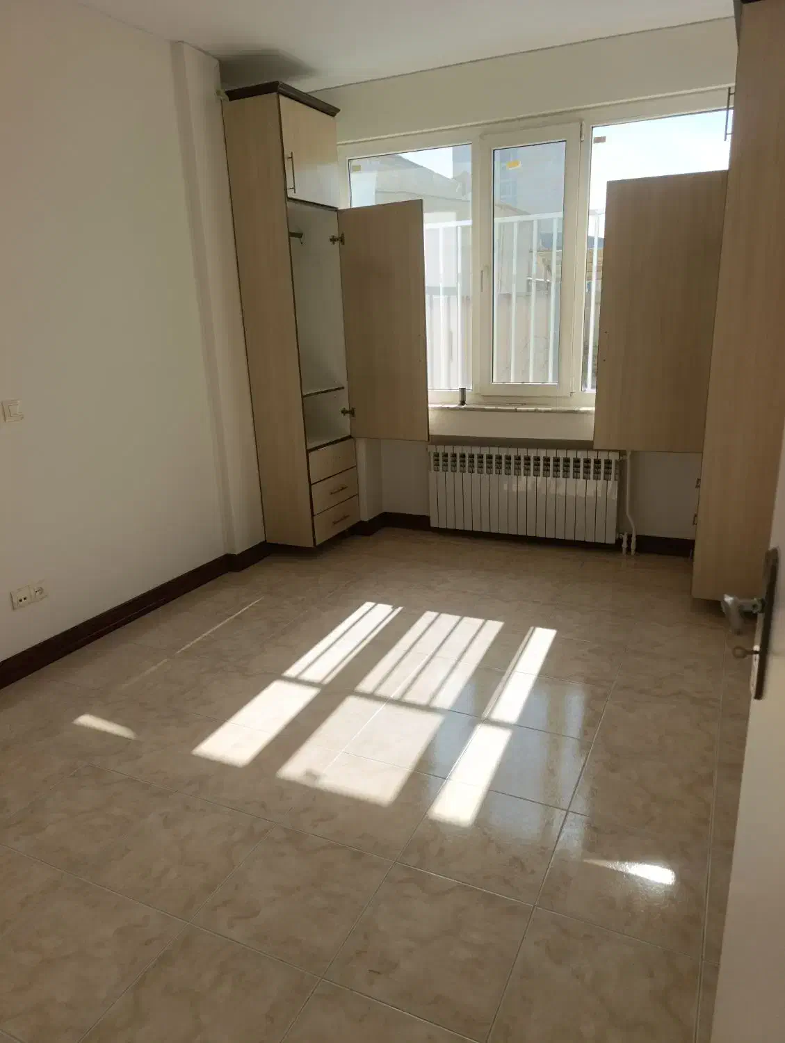 بلوار مینا/125متر/3خواب با امکانات/قابل تبدیل