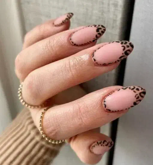 تخفیفات ویژه خدمات و آموزش کاشت ناخن فقط ۳نفر اول|خدمات آرایشگری و زیبایی|بروجرد, |دیوار