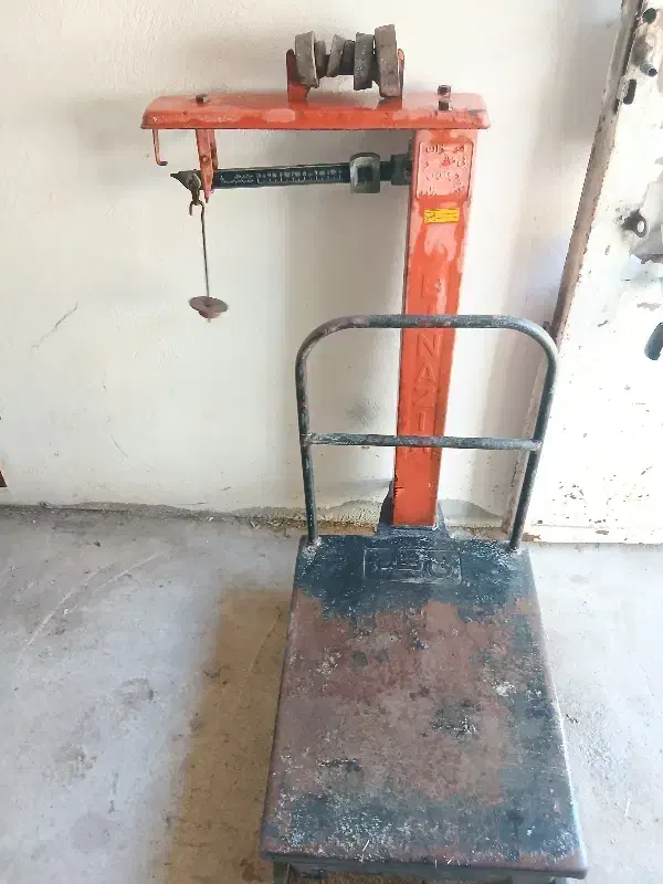 باسکول ۲۰۰ کیلوی بی نظیر|ابزارآلات|سیدان, |دیوار