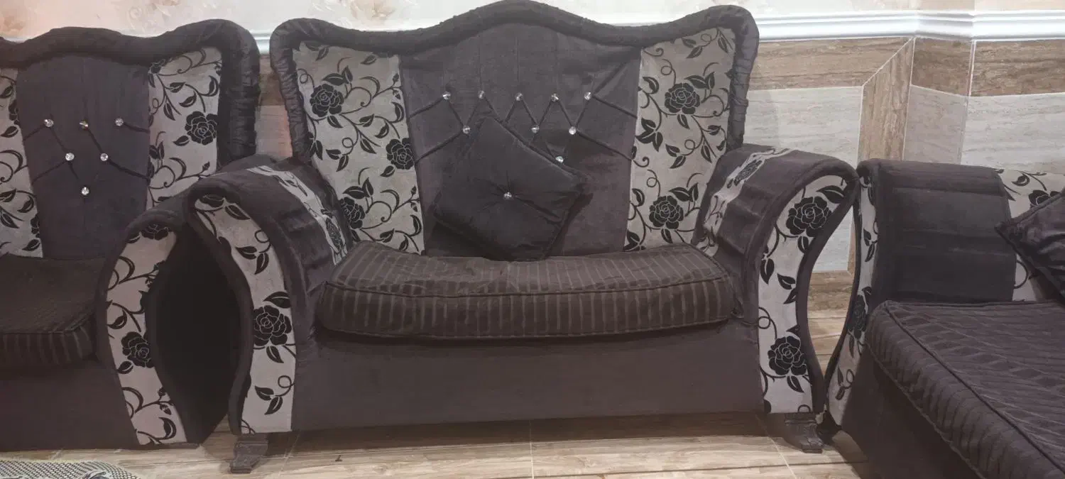 یک دست مبل هفت نفره در حل نو|مبلمان خانگی و میز عسلی|فاضل آباد, |دیوار