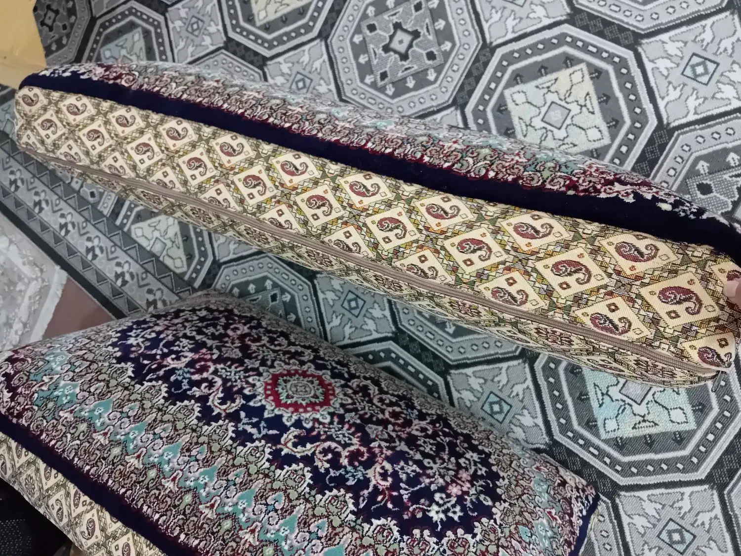 پشتی|پشتی|بروجرد, |دیوار