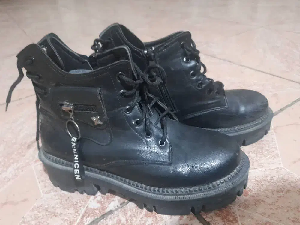 پوتین|کیف، کفش، کمربند|سنندج, |دیوار