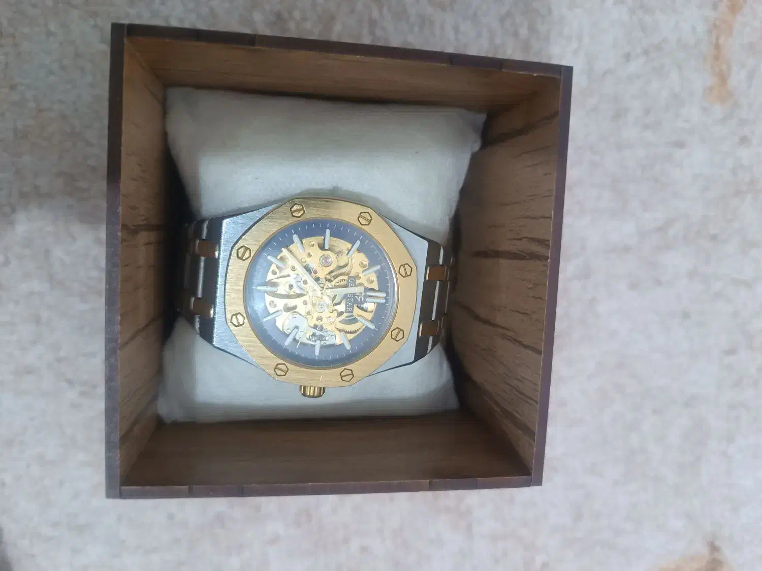 ساعت مچی|ساعت|یاسوج, |دیوار