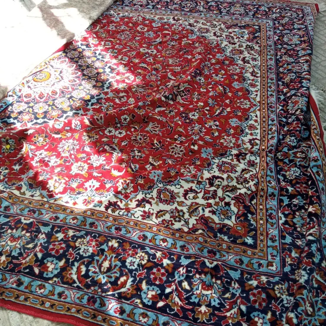 فرش ماشینی قدیمی|فرش|برخوار, |دیوار