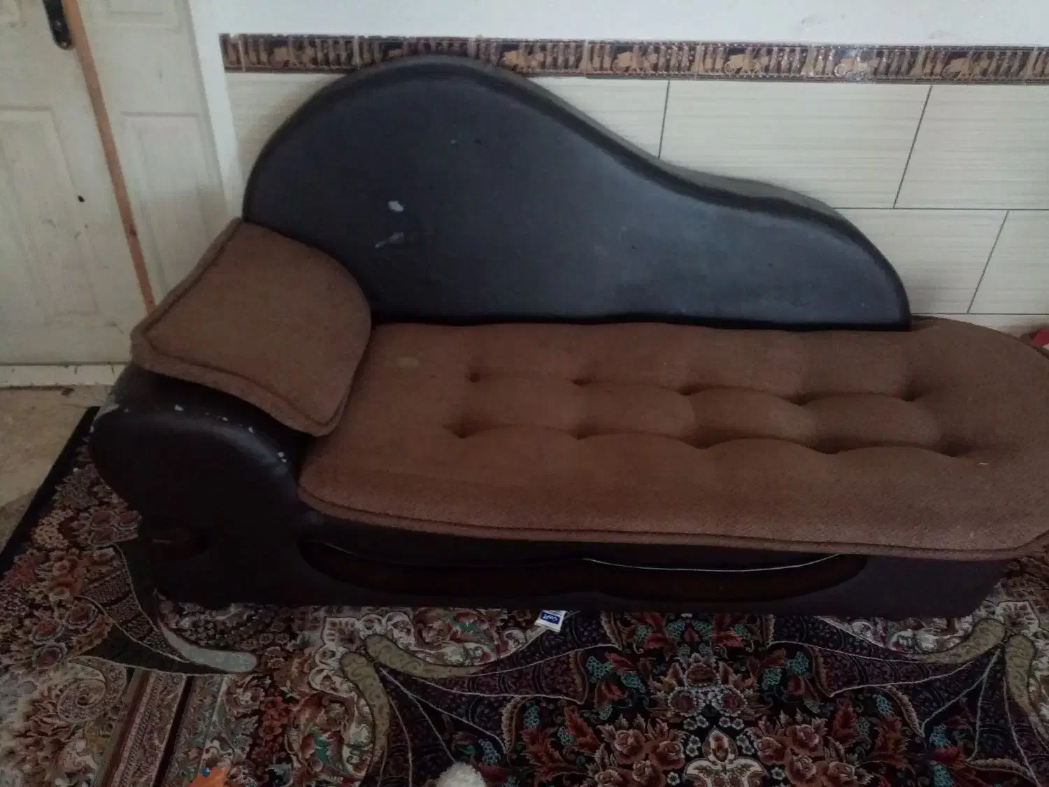 مبل7نفره و یک کاناپه|مبلمان خانگی و میز عسلی|بردسیر, |دیوار