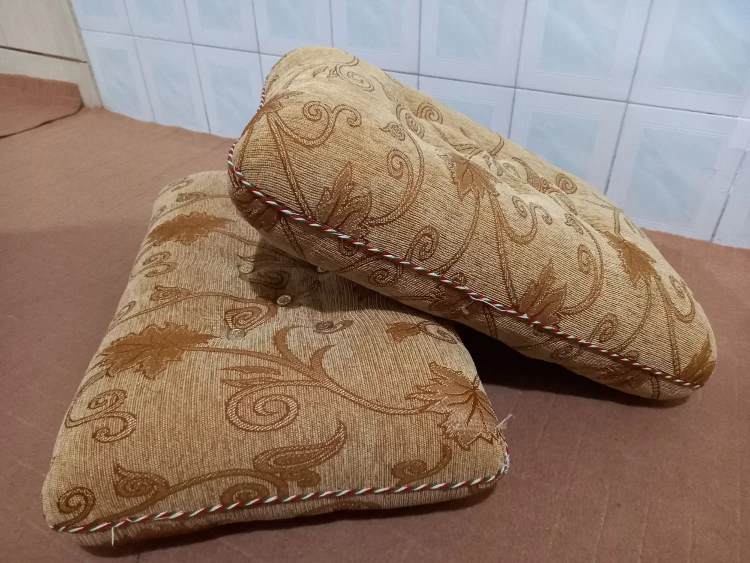 متکاپشتی دست بافت|پشتی|اصفهان, فجر|دیوار