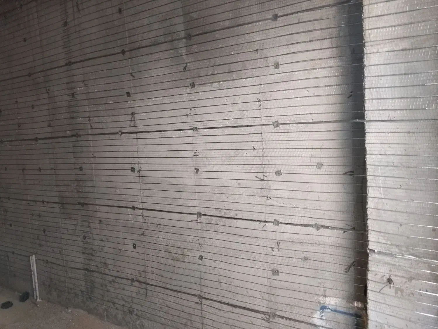 نصب رابیتس روی دیوار .سقف .ستون.با تفنگ هیلتی|خدمات پیشه و مهارت|شیراز, ابیوردی|دیوار