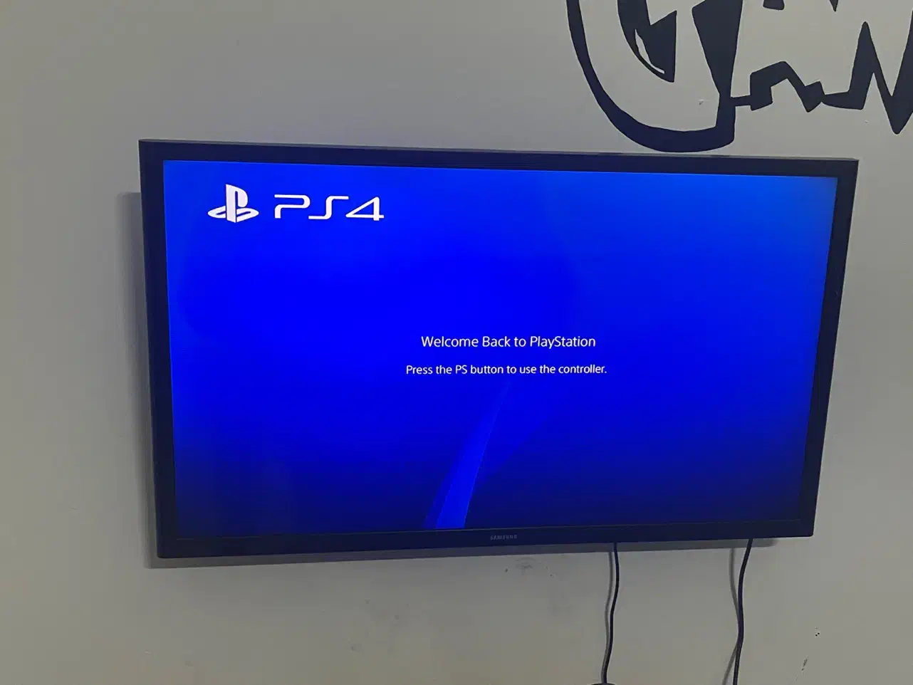 تلوزیون|تلویزیون و پروژکتور|اندیشه, اندیشه فاز ۱|دیوار