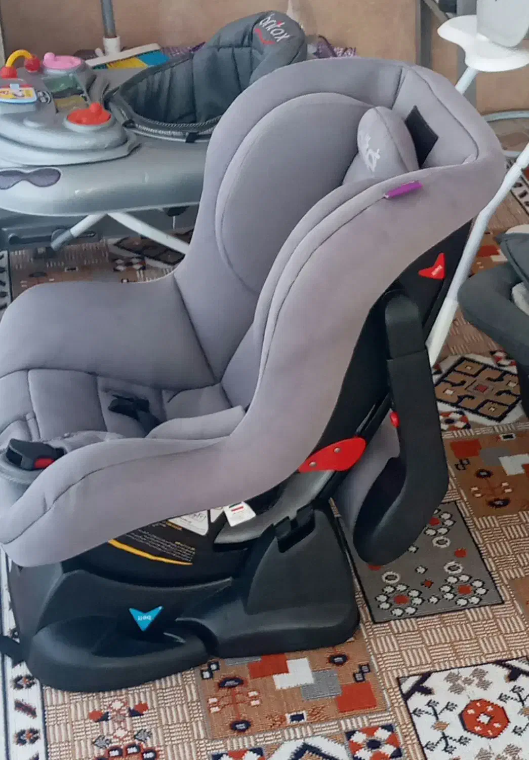 صندلی ماشین در حد نو|کالسکه و لوازم جانبی|کوچصفهان, |دیوار