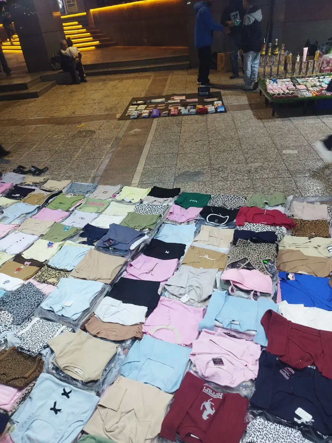 ب یک نفر برای کار در بساط نیازمندیم|استخدام بازاریابی و فروش|تهران, تهرانپارس غربی|دیوار