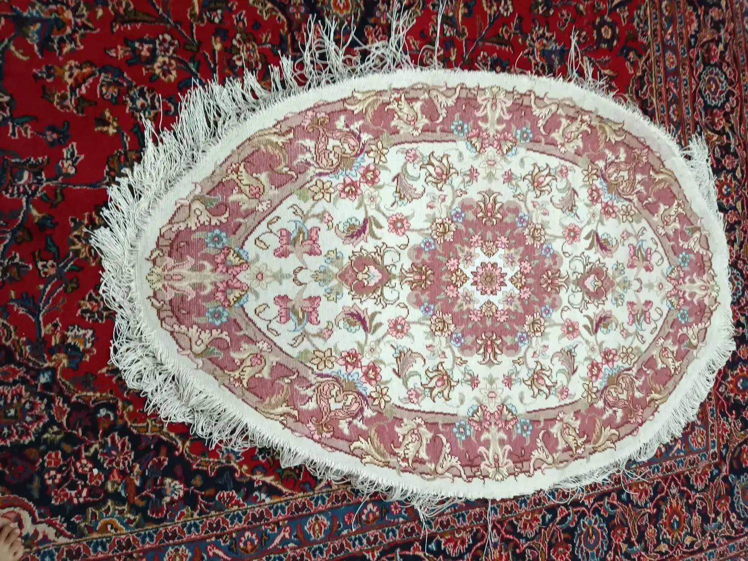 یک تخته فرش زرنیم بیضی|فرش|عجب شیر, |دیوار