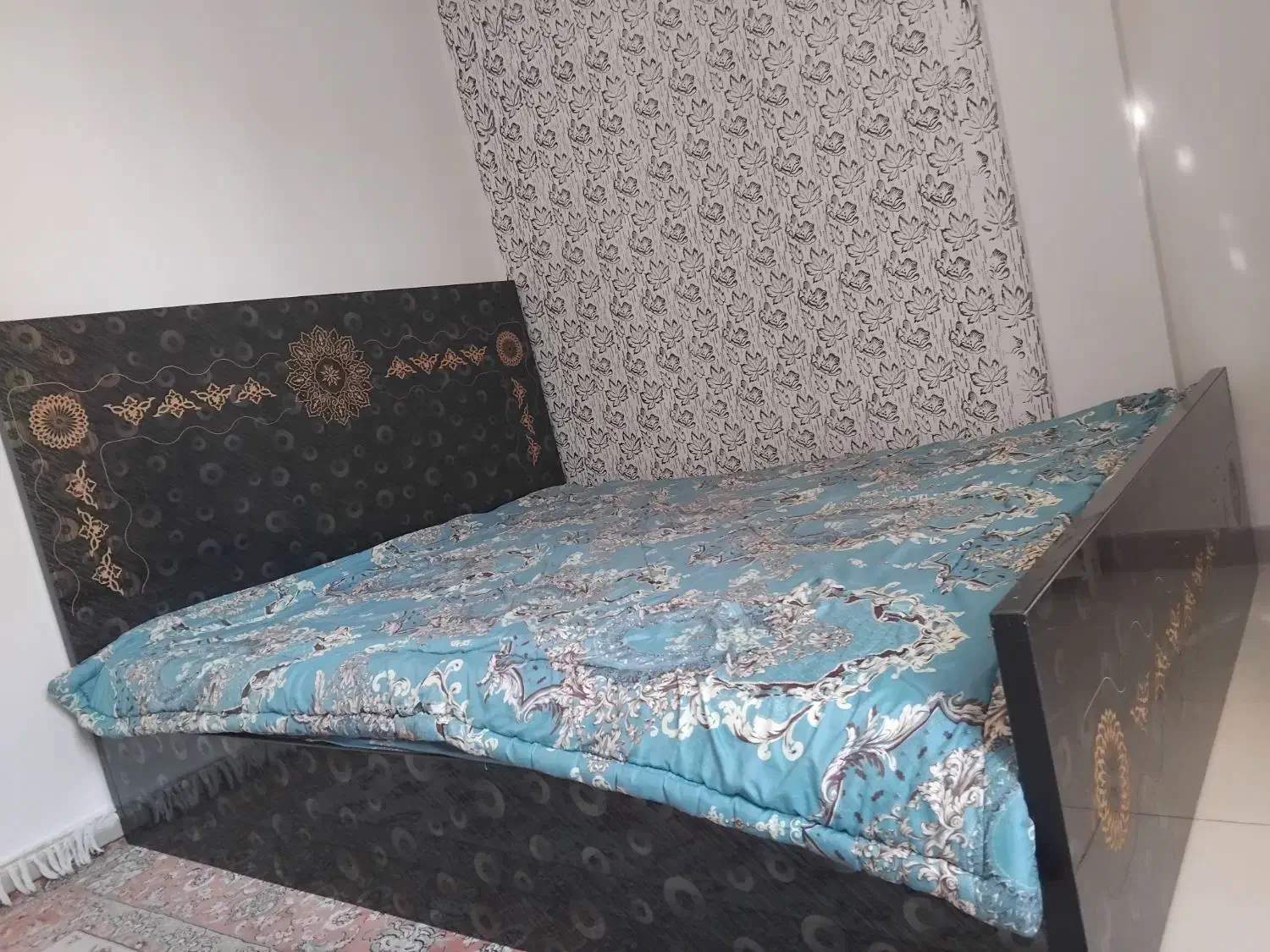 تخت دونفرسالم با همراه دشک به فروش میرسد|تشک تختخواب|دماوند, مسکن مهر گیلاوند|دیوار