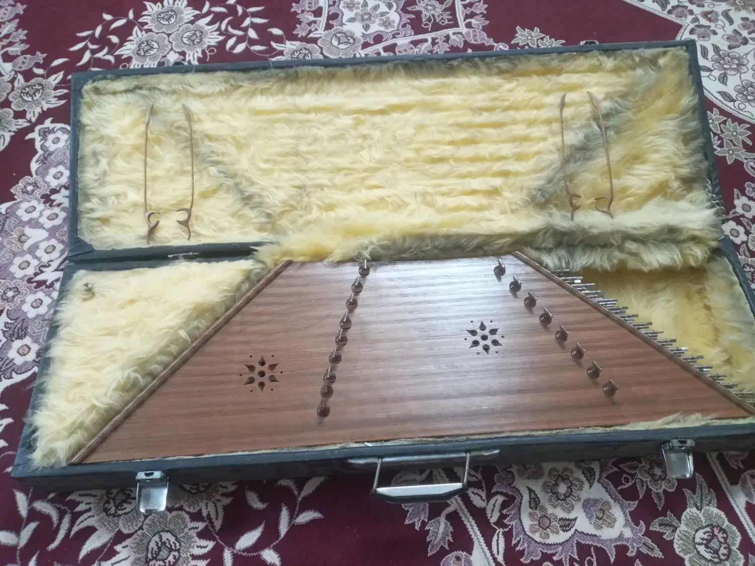 سنتور درجه ۱ زیر قیمت دارای ۲ جفت چوب|سازهای سنتی|تهران, یافتآباد|دیوار