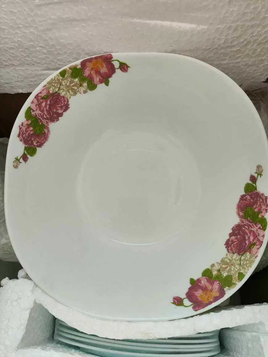 سرویس آرکوپال ۲۶ تیکه مارک فرانسوا آک با جعبه|ظروف سرو و پذیرایی|ری, شهید غیوری (ابن باویه)|دیوار