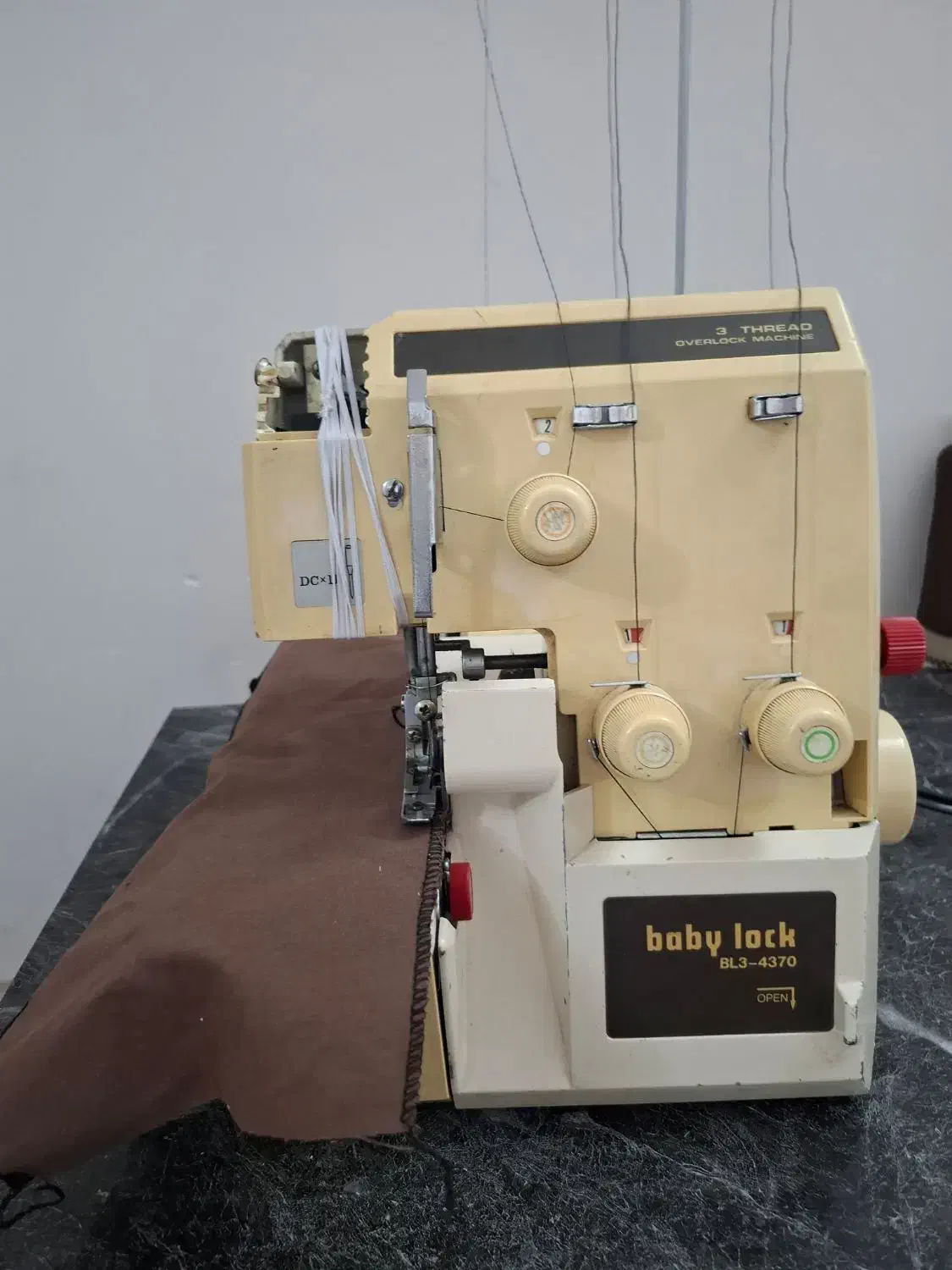 سردوز baby lock|چرخ خیاطی و ریسندگی|قم, پشت انبار نفت|دیوار