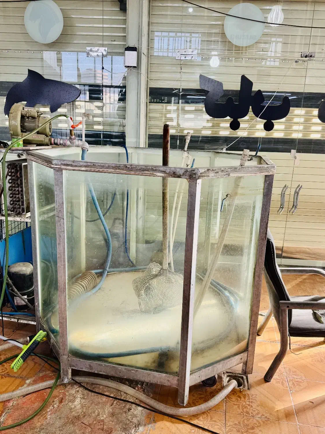 یخچال سه در بزرگ همراه دوعدد اکواریوم ماهی قزل|فروشگاه و مغازه|بانه, |دیوار