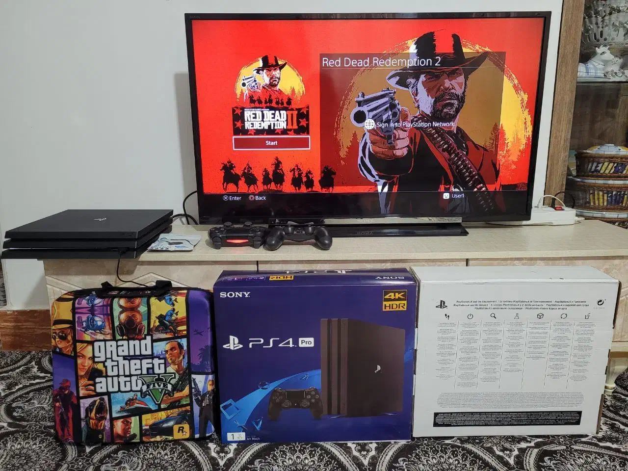 ps4 pro کپیخور با کیف و هدفون|کنسول، بازی ویدئویی و آنلاین|قم, پردیسان|دیوار