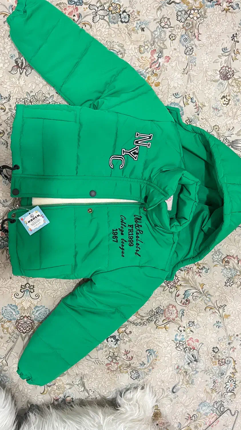 کاپشن|کفش و لباس بچه|دهدشت, |دیوار