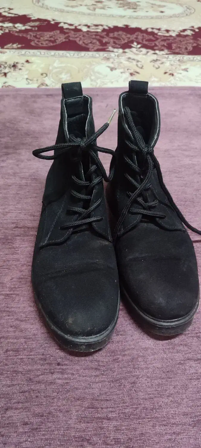 دو تا پوتین ویه کفش اسپرت همشون ساییزش ۳۷.|کیف، کفش، کمربند|بندر انزلی, نوغان|دیوار