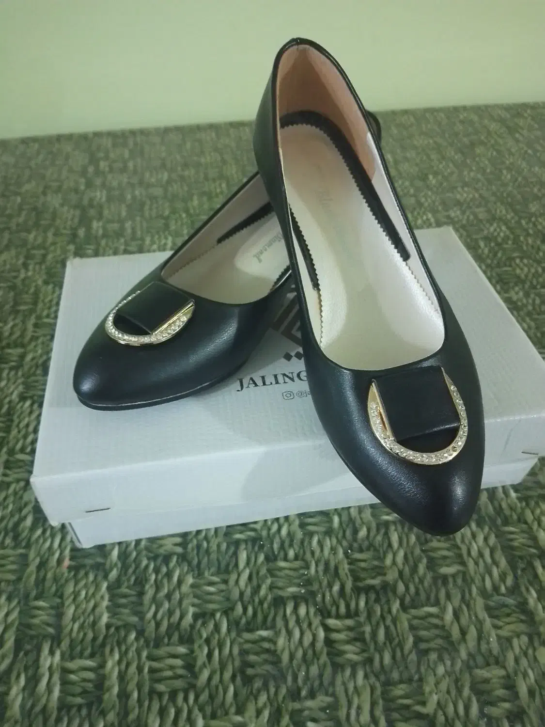 کفش|کیف، کفش، کمربند|کرمان, |دیوار