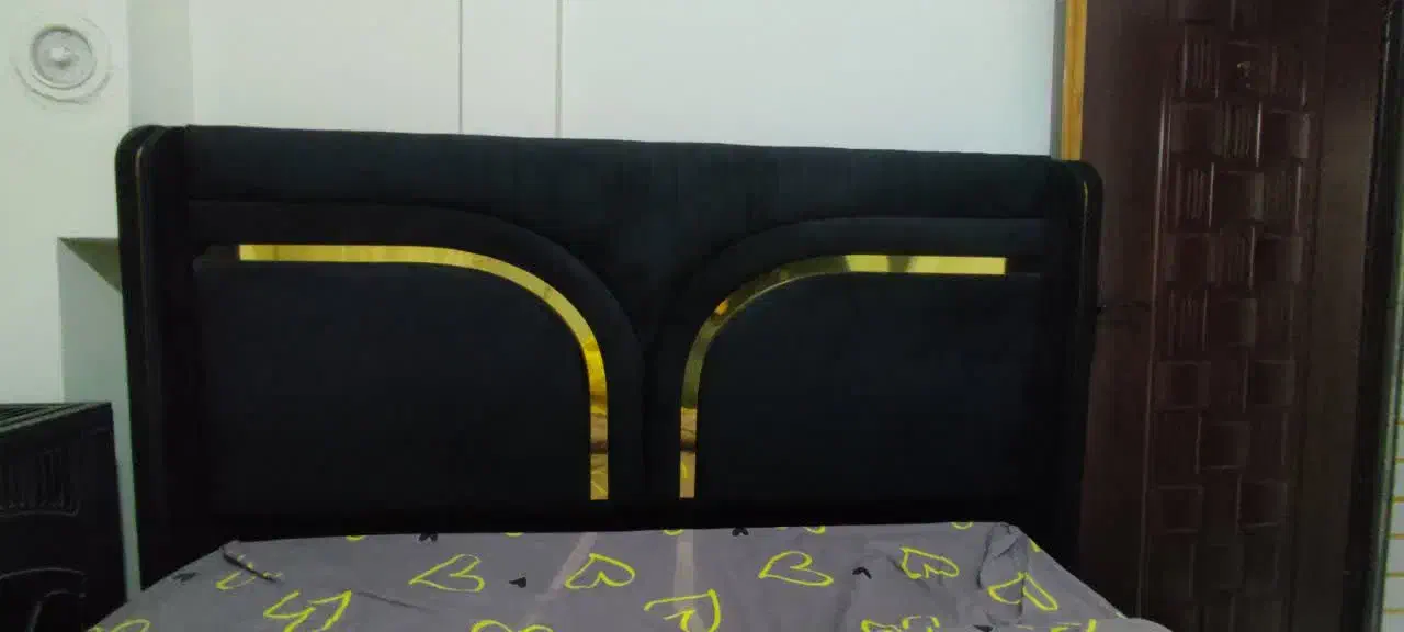 تخت دونفره چراغ خواب دار  مخمل|تخت و سرویس خواب|مشهد, شهرک امام هادی (شهرک غرب)|دیوار