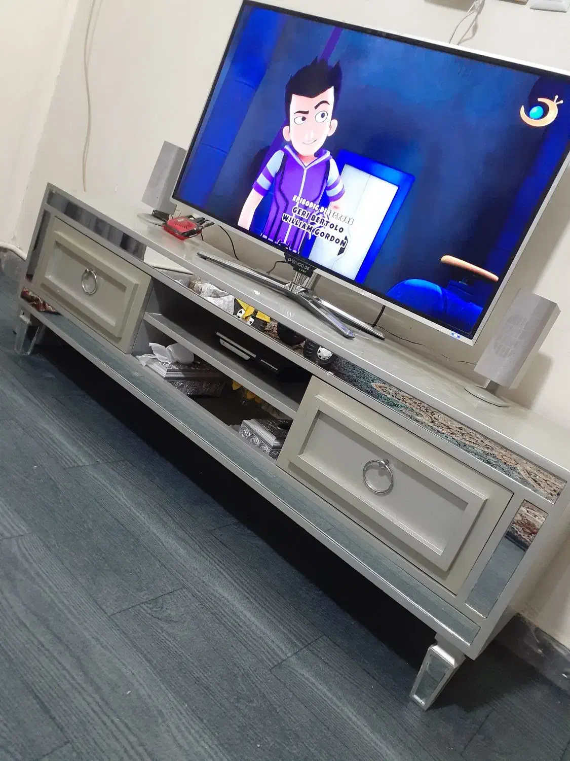 میز و کنسول|میز تلویزیون|وحیدیه, |دیوار