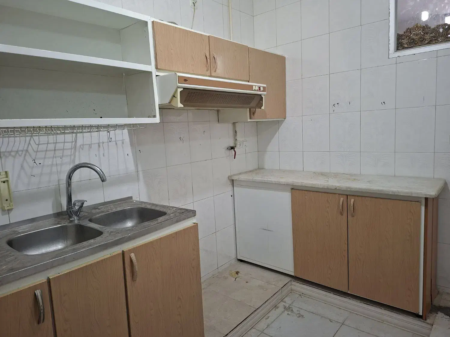 کابینت گالوانیزه|آب‌چکان و نظم‌دهنده ظروف|نجف‌آباد, منتظری جنوبی|دیوار