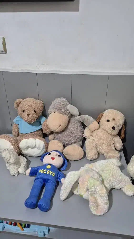 عروسک|اسباب‌بازی بچه|رشت, رودبارتان|دیوار