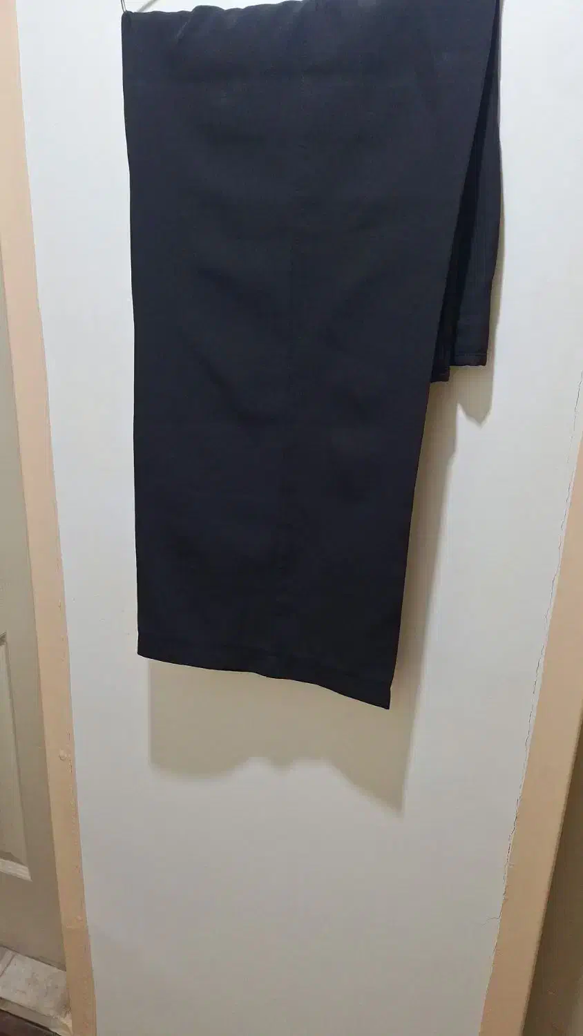 لباس|لباس|ری, سرتخت|دیوار