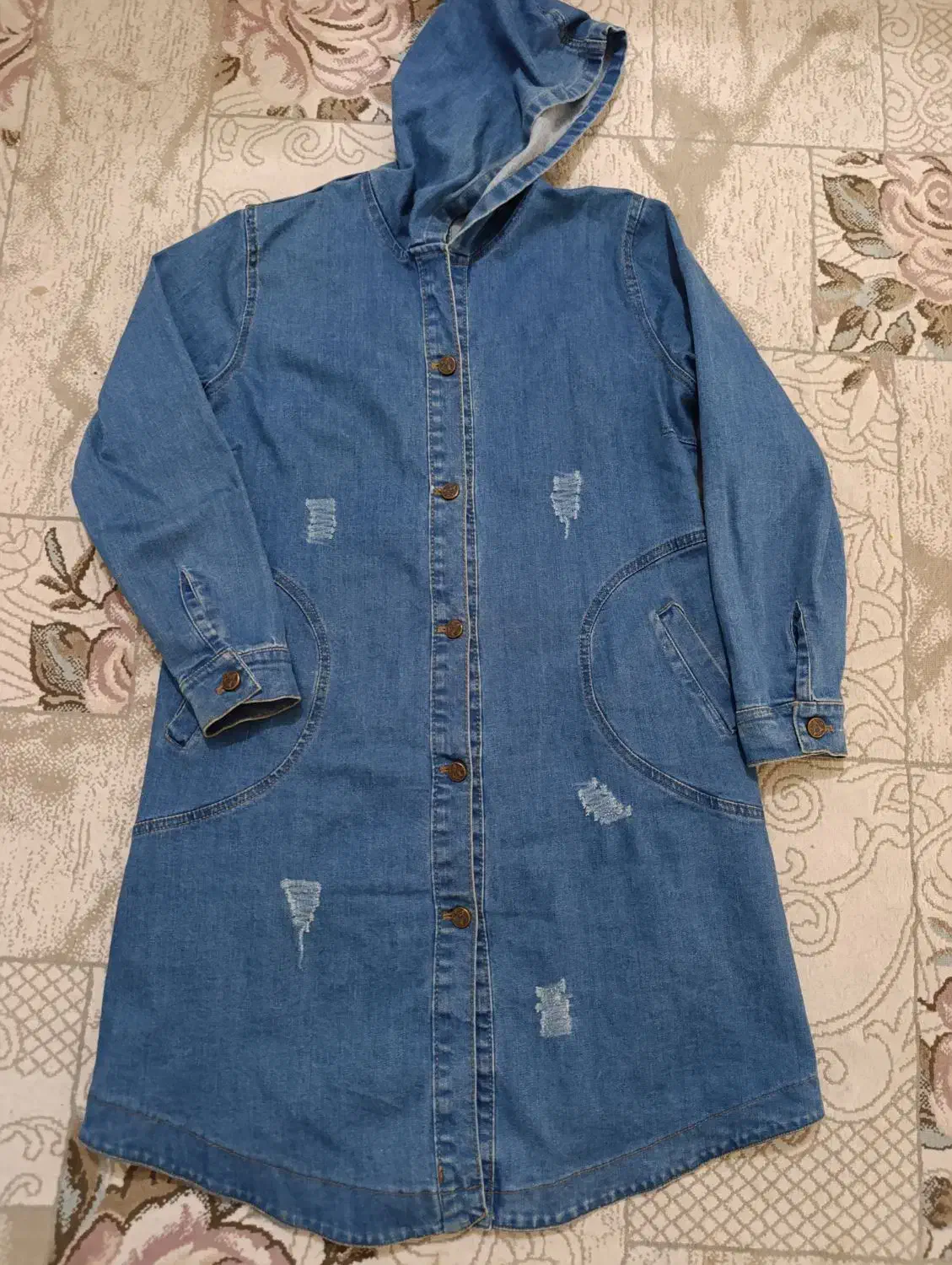 مانتولی|لباس|قزوین, |دیوار