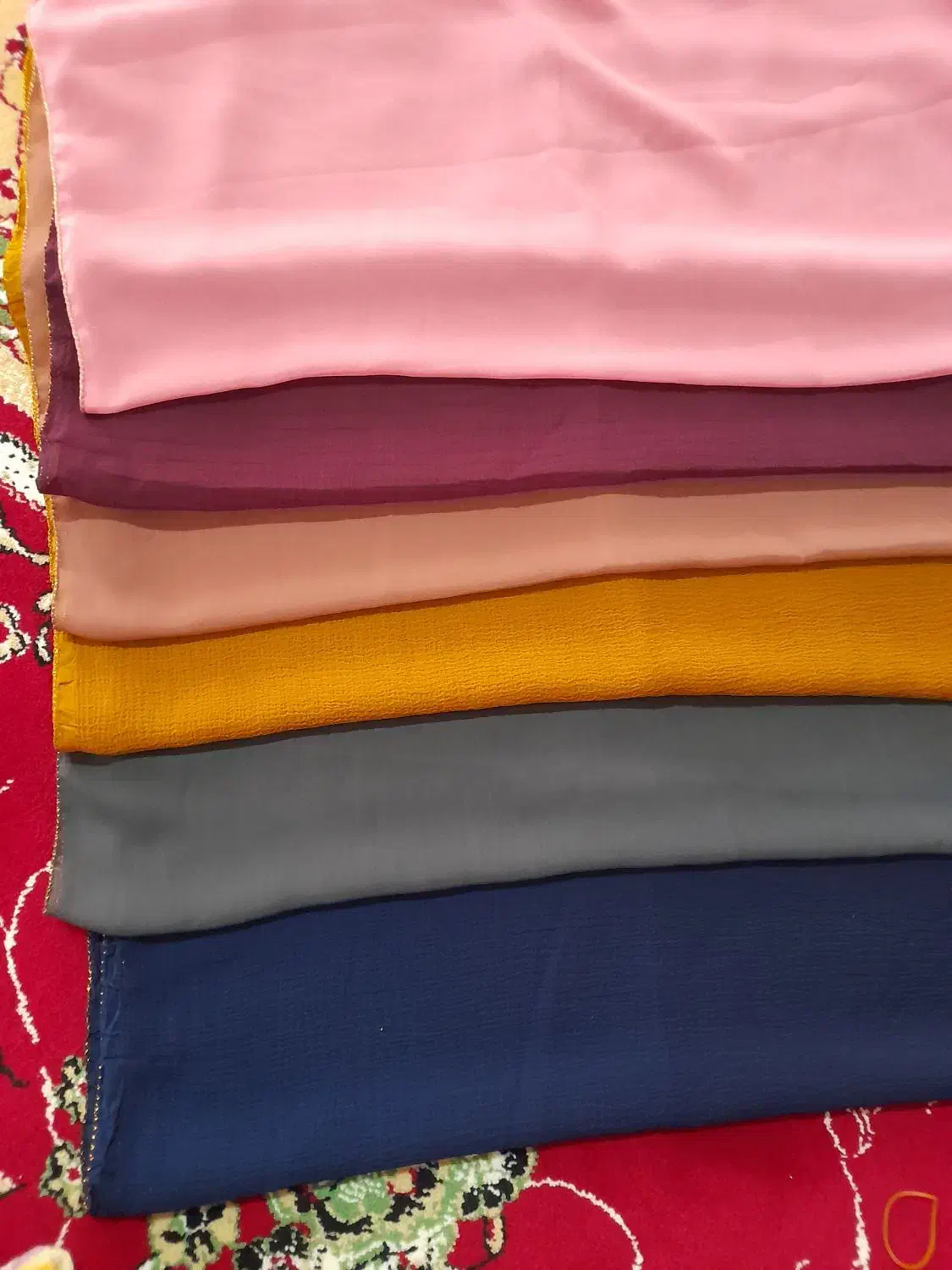 روسری|لباس|مریوان, |دیوار