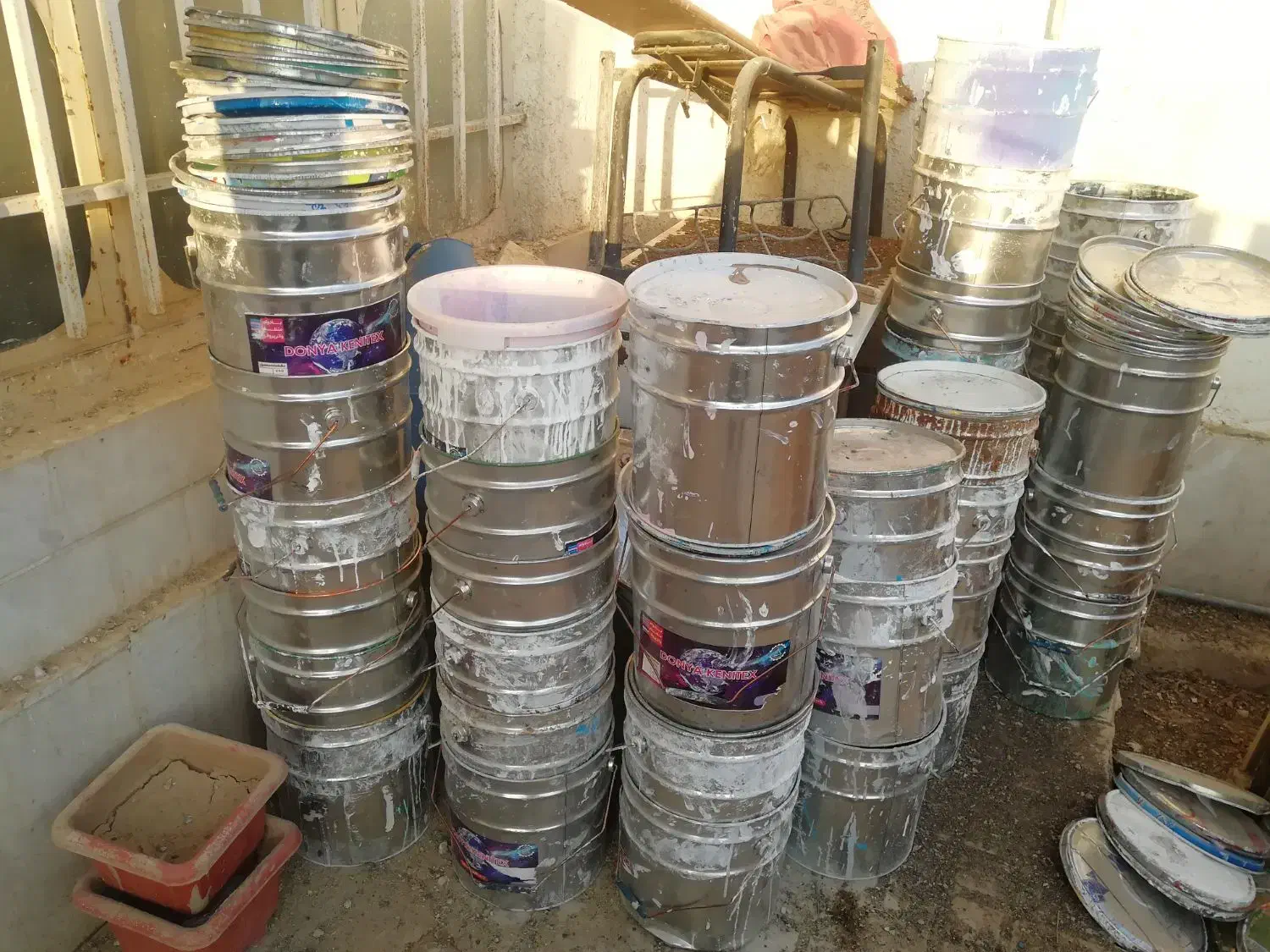 سطل فلزی سردار دسته دار محکم|ظروف نگهدارنده، پلاستیکی، یکبارمصرف|فسا, |دیوار